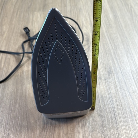Pur Steam Iron - Black and Gray - Picture 7 of 7